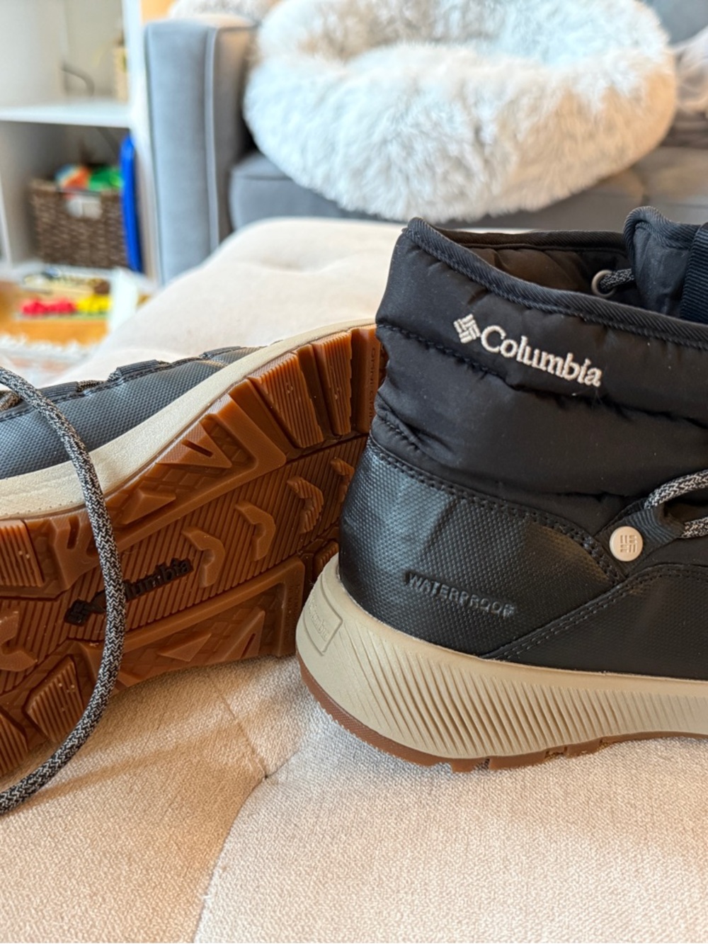 Columbia Slopeside Village Omni‑Heat Mid Boots | Black/Silver Sage | Women’s 7
